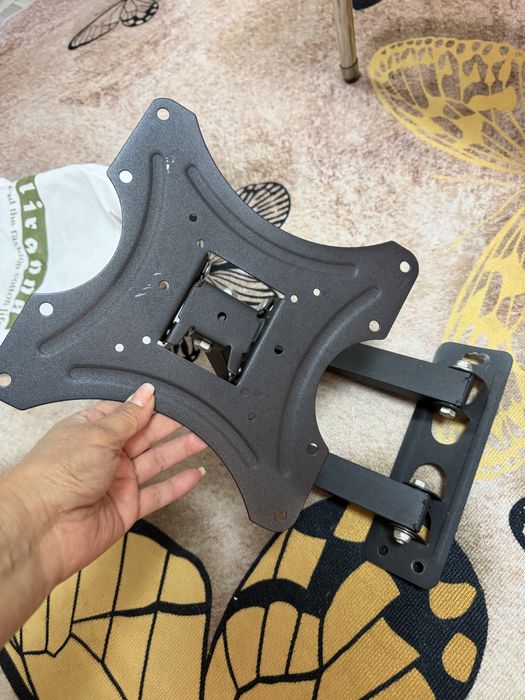 Кронштейн на стену для телевизора