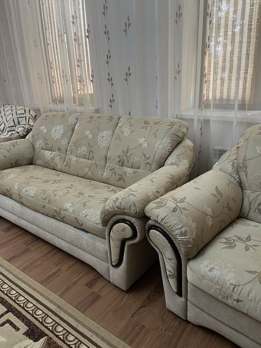 Продаю диван раскладушку с двумя креслами