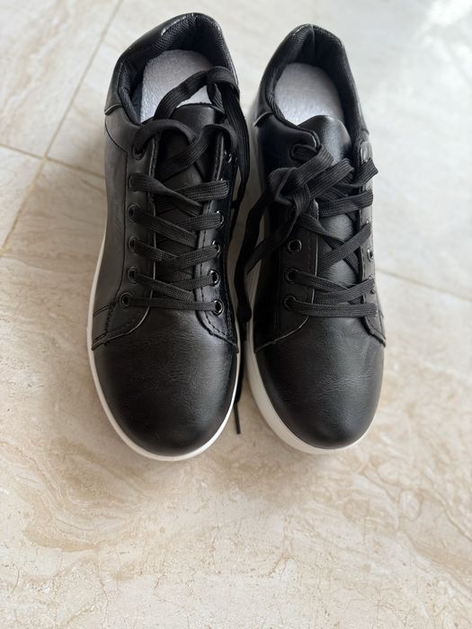 Ботинка демисезонная