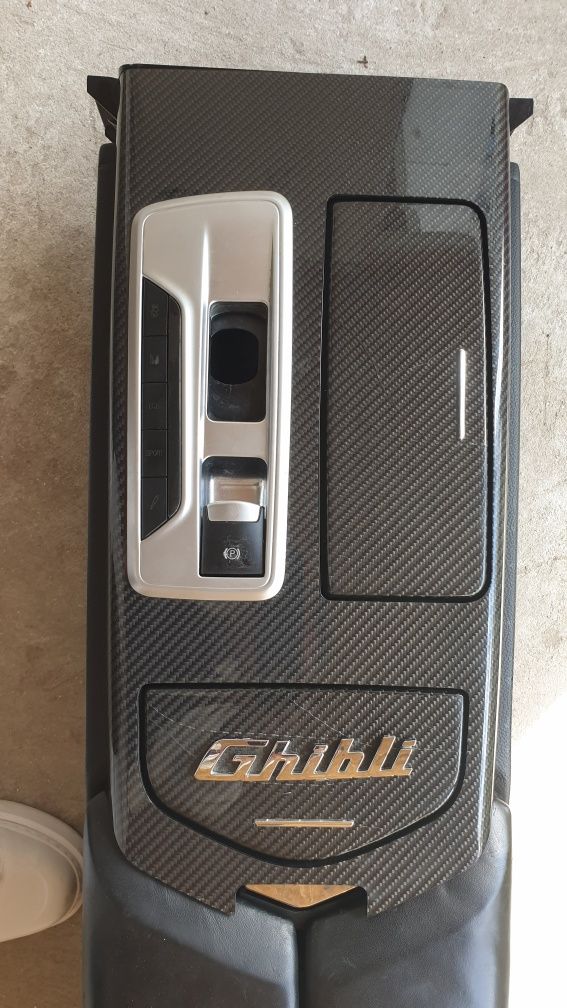 Cotieră Maserati ghibli