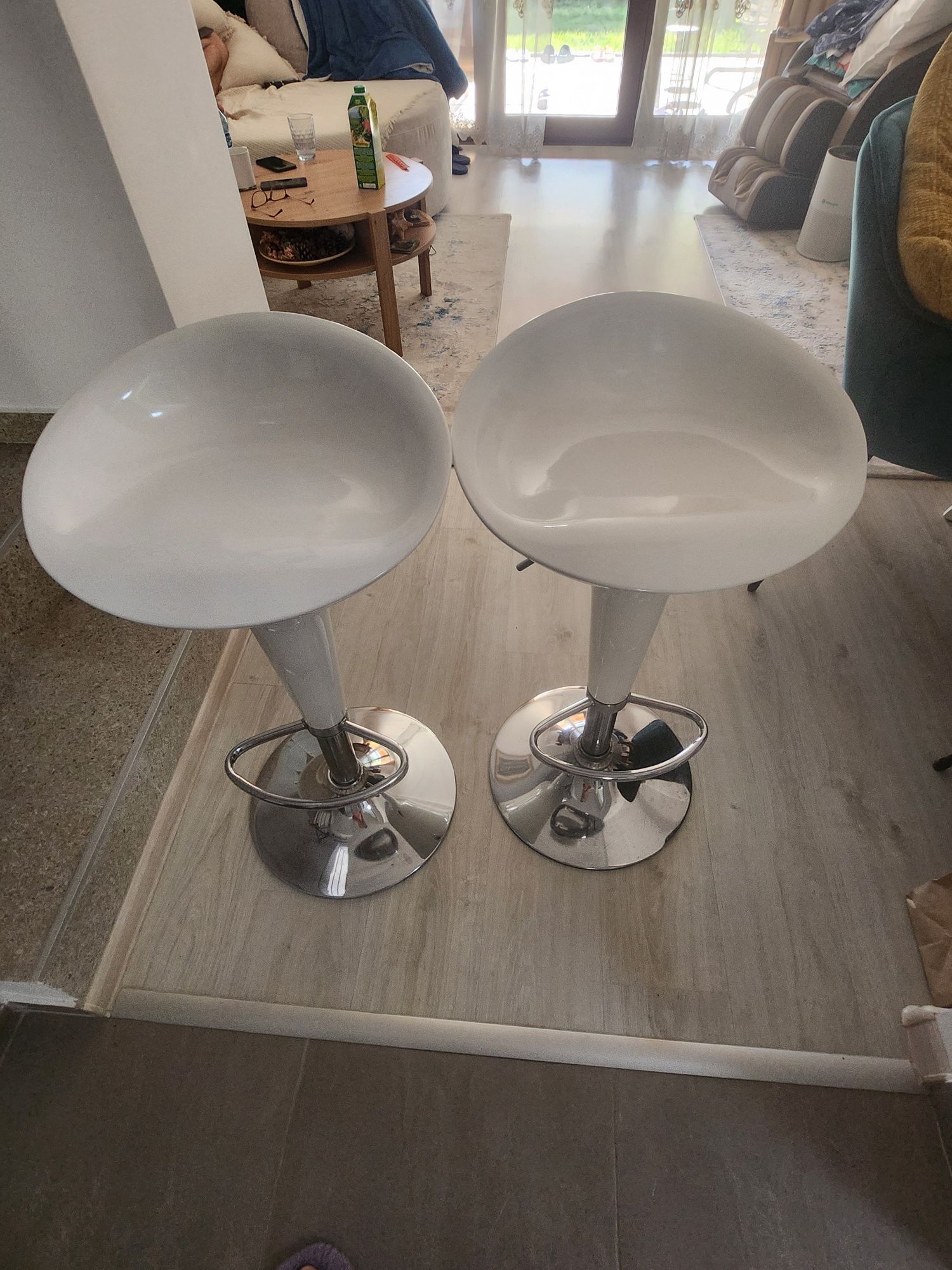 Scaun de bar cu inaltime reglabila