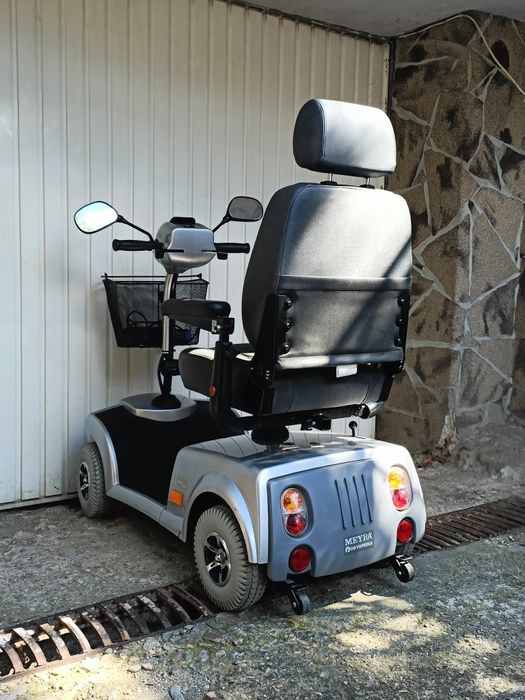 Scaun scuter dizabilitati electric batrani carucior carut tricicleta