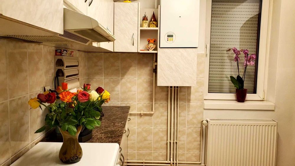 Apartament spațios cu 3 camere, construit în 2001