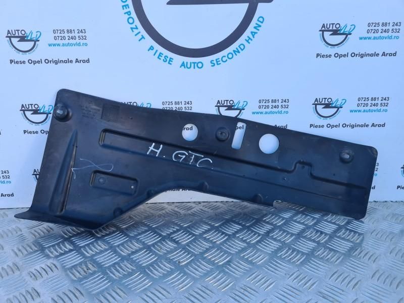 Scut lateral stanga Opel Astra H GTC