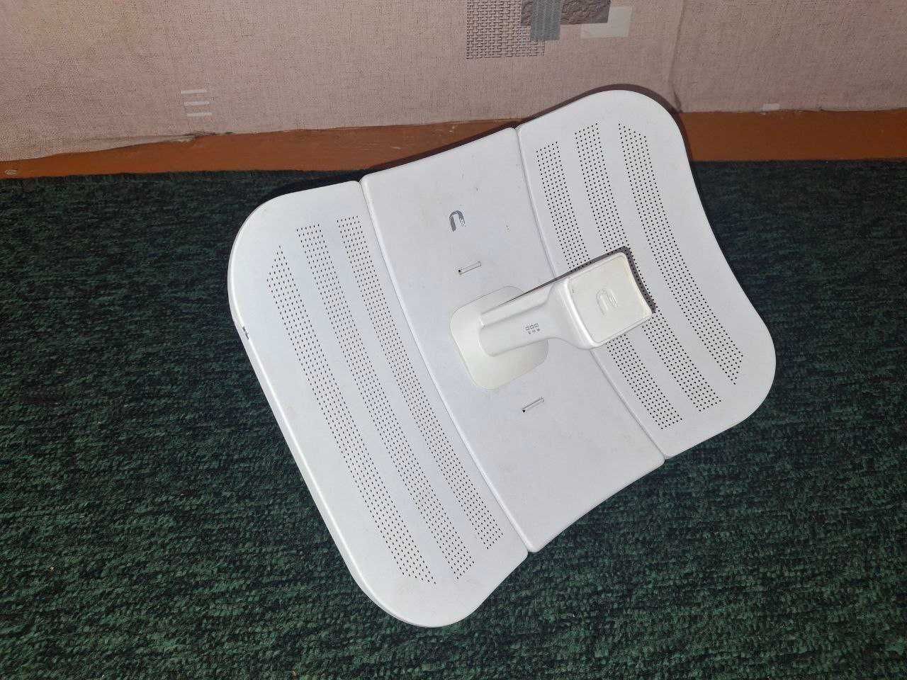Мост Wi-Fi Ubiquiti LBE-M5-23 LiteBeam M5 802.11n 150Mbps 5GHz 23dBi