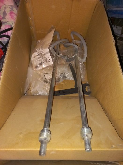 Миксер мощный в отличном состоянии один раз пользовался