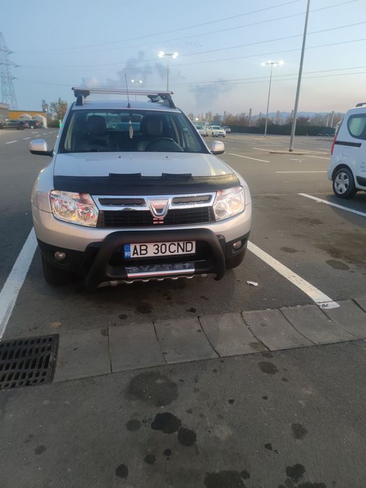 Vând Dacia Duster