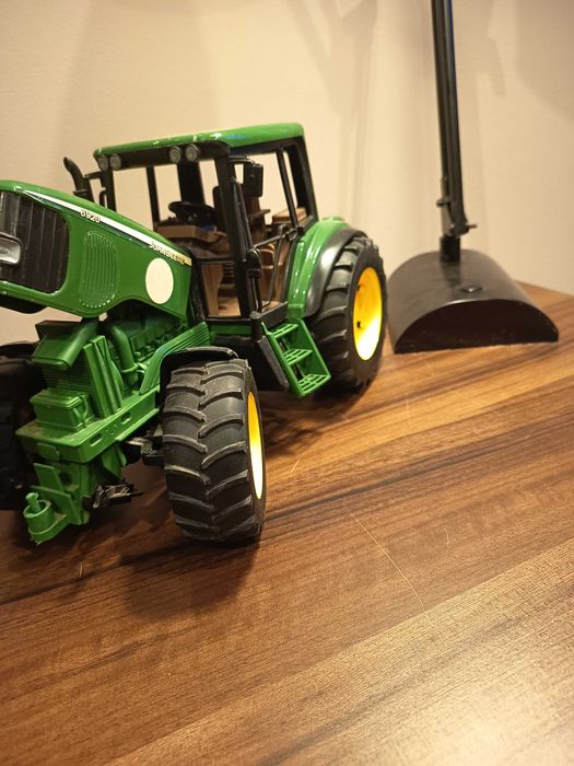 Оригинална играчка John Deere 6920