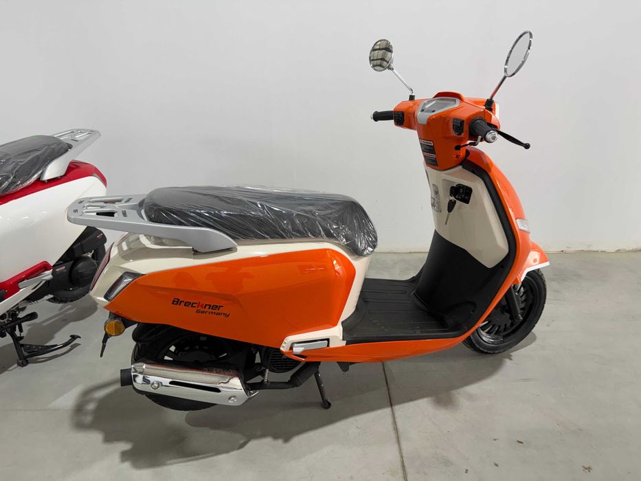 Scuter nou model FRIDA-K26 Breckner necesita permis