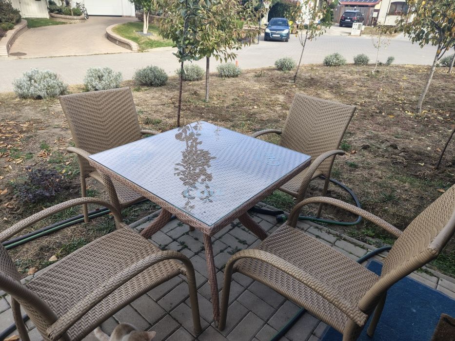Set masa cu 4 scaune gradina