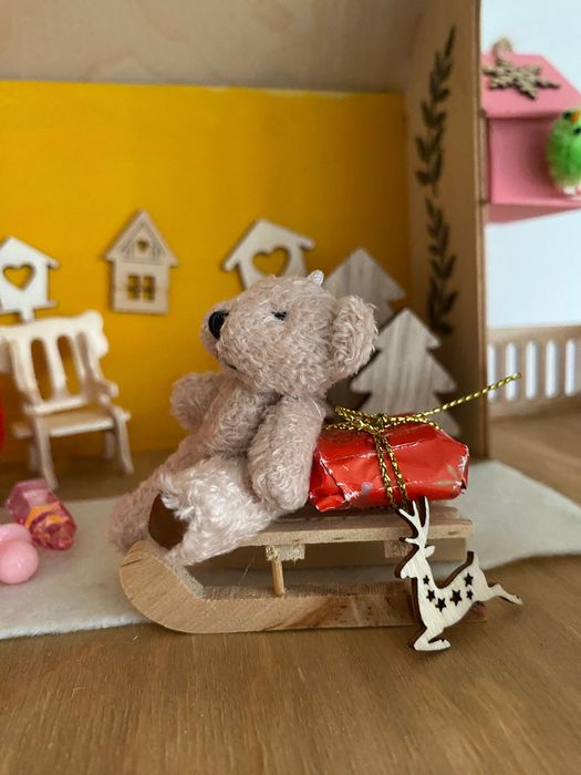 Къща за кукли от дърво