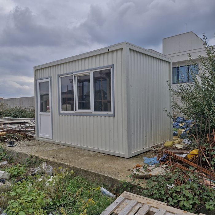 Container de vanzare