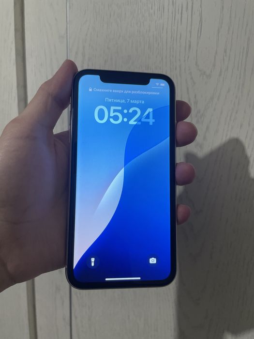 Продам iPhone 11 64gb в идеальном состоянии