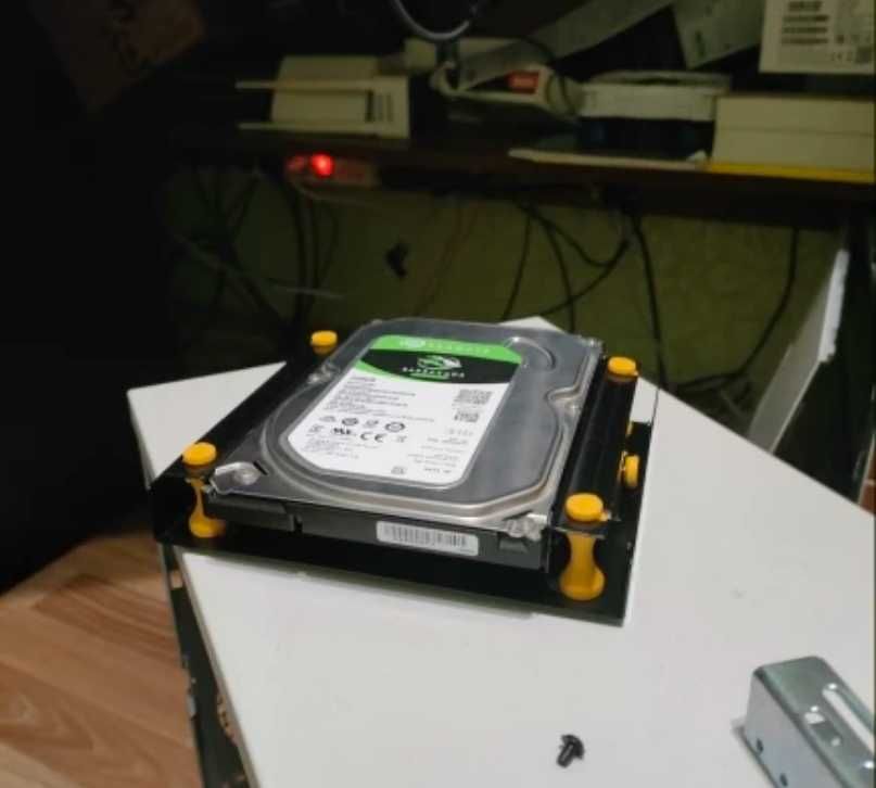 Антивибрационный кронштейн для HDD жёсткого диска 3,5 дюйма