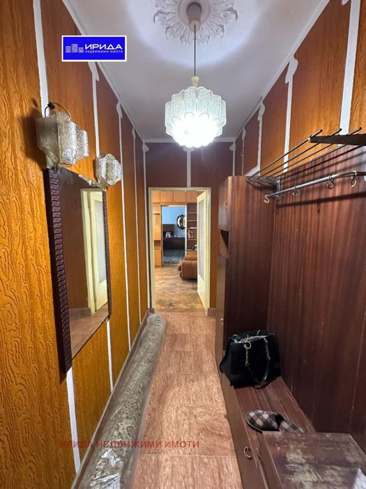 Продава се Тристаен апартамент в София, Стрелбище - 89 кв.м за 2574 €/кв.м - Снимка #11