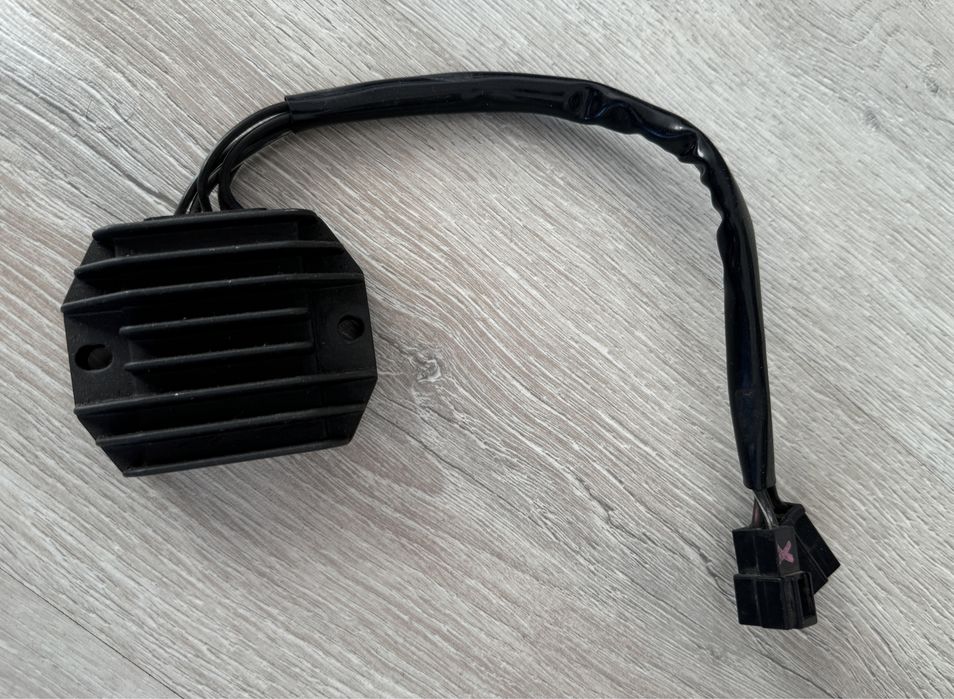 Vand regulator de tensiune Suzuki GS500 2007