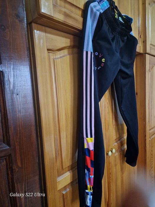 Оригинален спортен екип на Адидас!