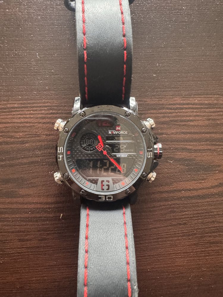 Часовник NaviForce