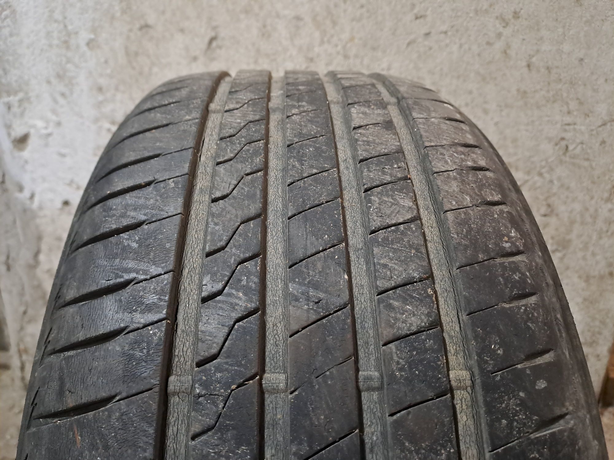 Лятна гума Firestone 225/45R17