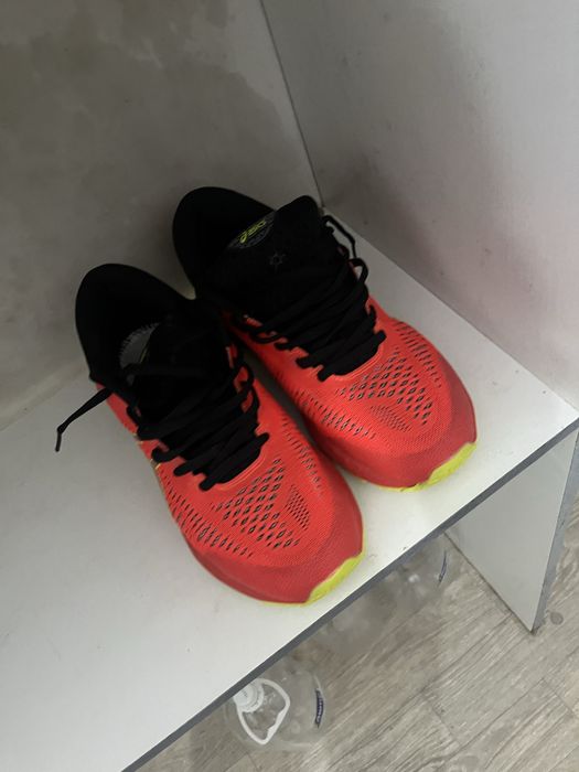 Асиксы оригинал , новые , не разу не надевали