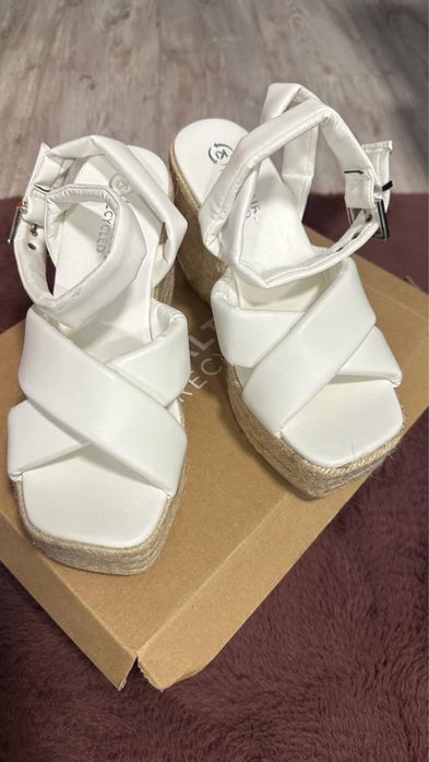 Sandale platforma Kaltur noi marime 39