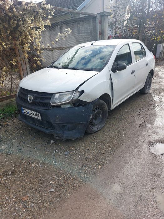 Vand Dacia Logan usor avariat an 2015, 1150 euro