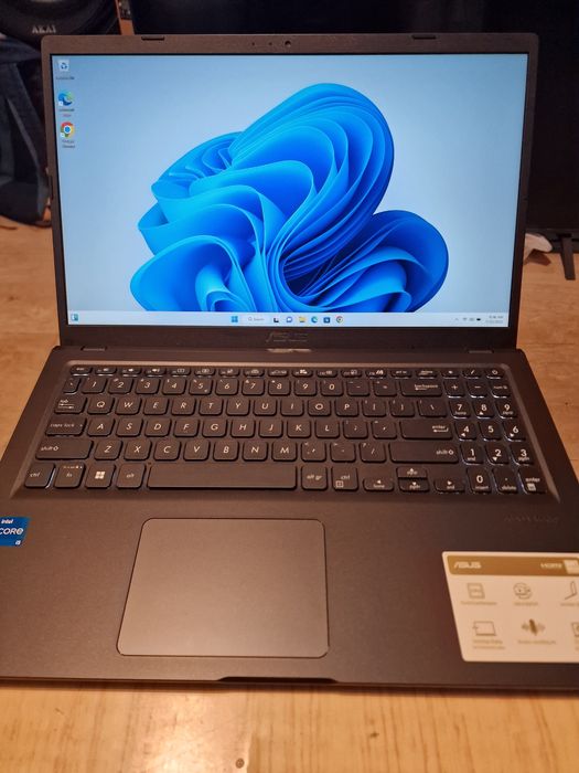 Laptop Asus Vivobook R1500e