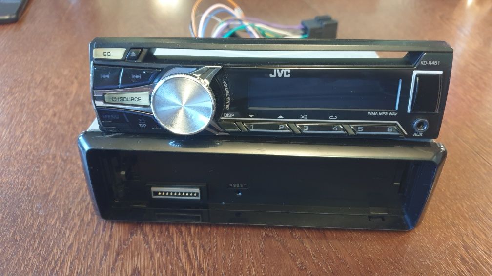 Авто плеър радио музика за кола JVC  CD MP-3 USB AUX
