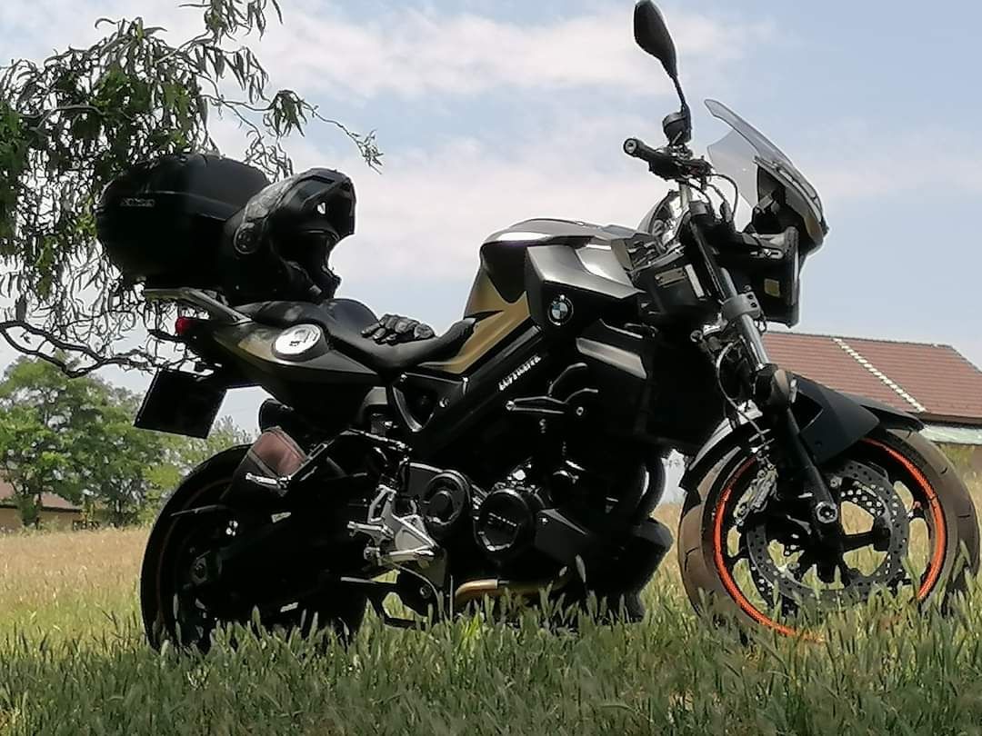 Vând BMW F800 R, 14000 km