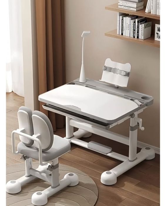 Стол детский для учёбы и т.д