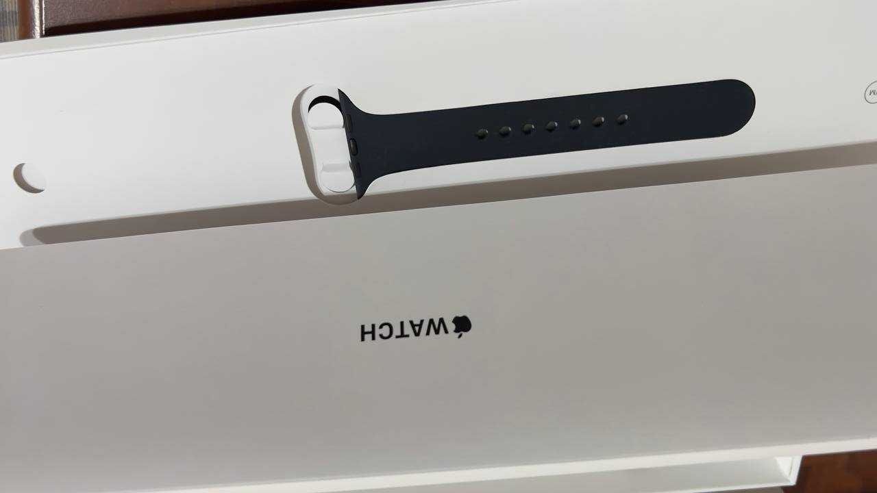 Продам срочно Apple Watch 7