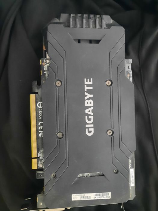 Placa video gigabyte 1060