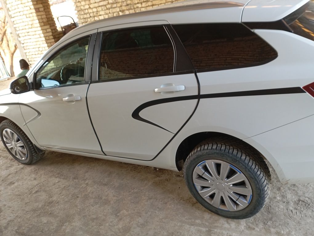 Lada vesta unversal