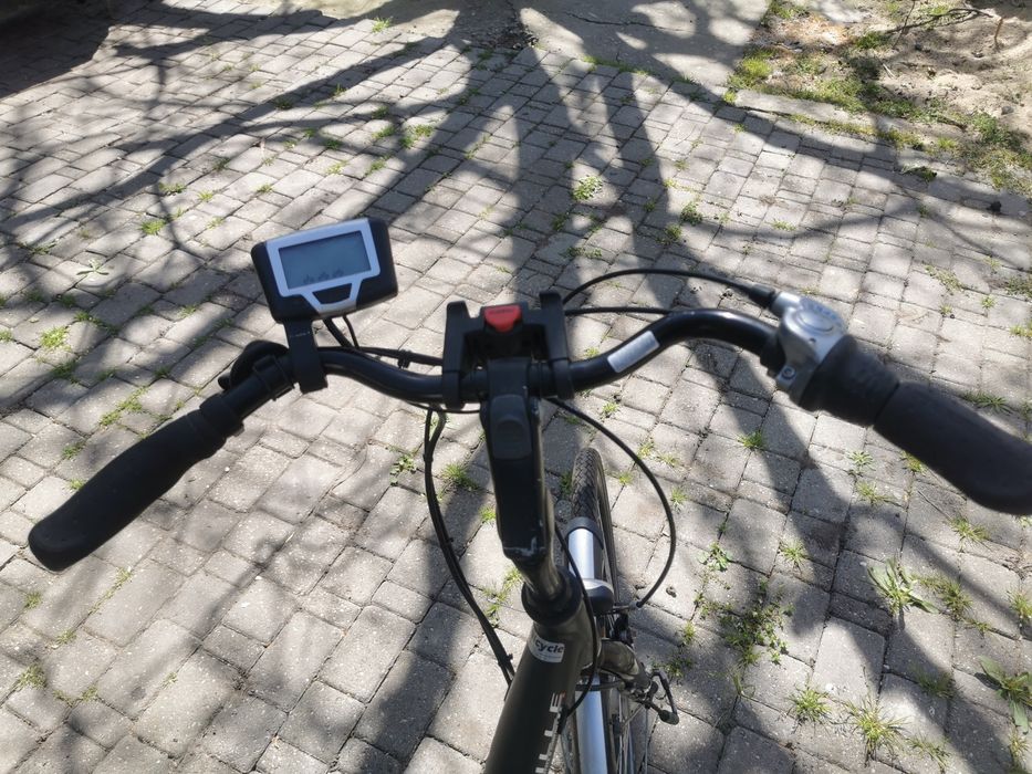 Vand  bicicleta electrica sau normala oraș city