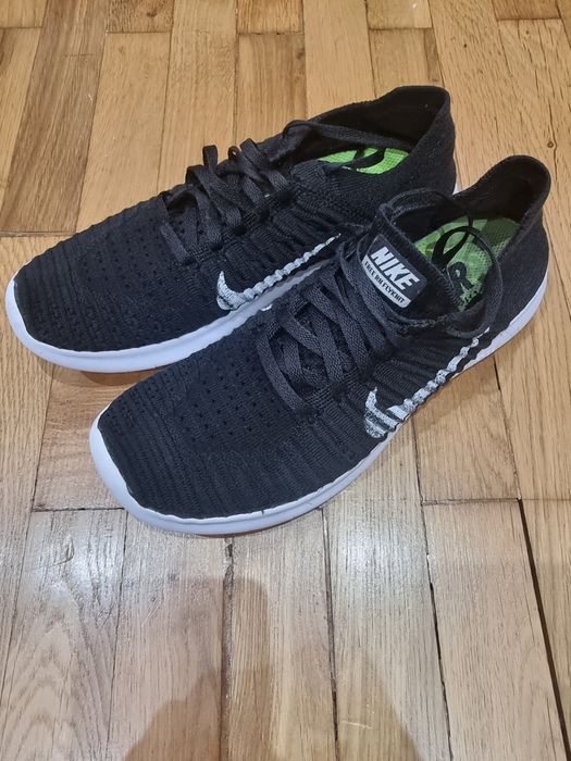 Adidasi alergare nike