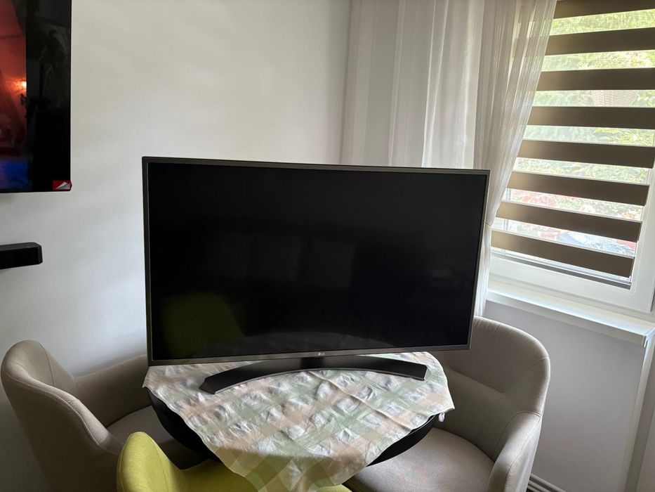 Vând Televizor LED Smart LG, 108 cm, 43UH668V, 4K Ultra HD, Clasa A+