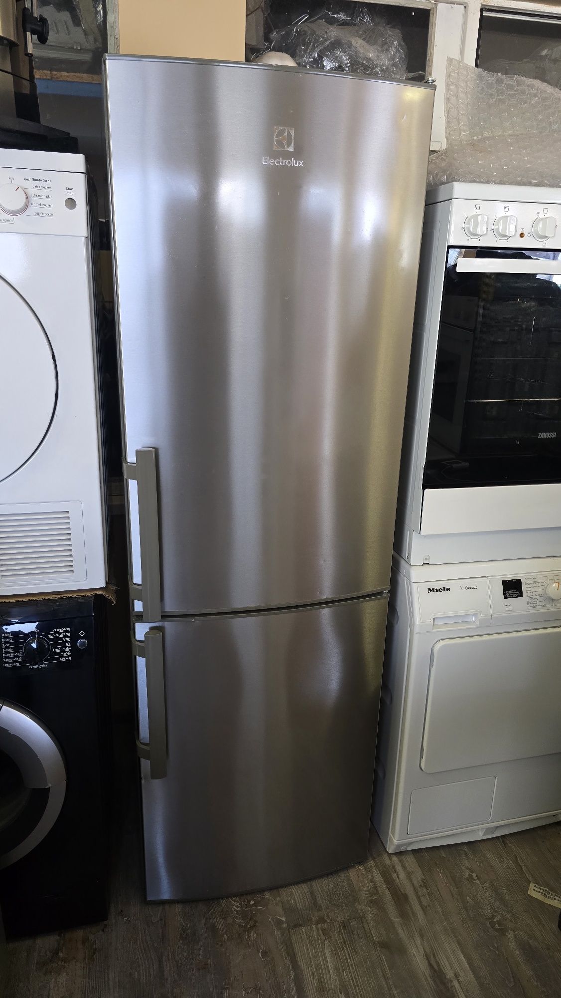 Хладилник с фризер Electrolux