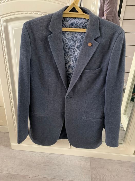 Продаётся костюм двойка