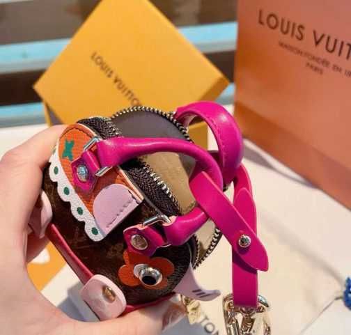 Louis Vuitton inel cheie 220416