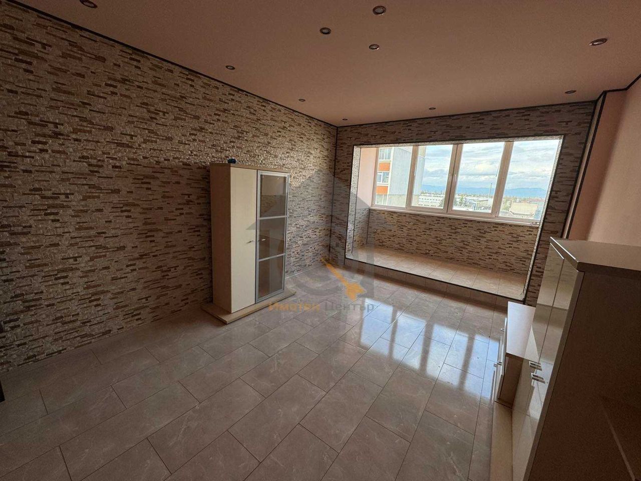 Продава се Тристаен апартамент в София, Дружба 1 - 90 кв.м за 2334 €/кв.м - Снимка #1