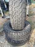 Три штуки шины BFGoodrich A/T 31/10,5/15.