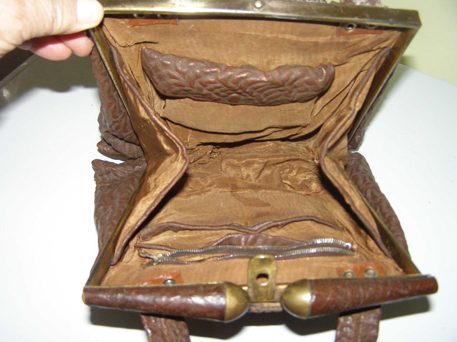 Poseta din piele  pentru colectionari