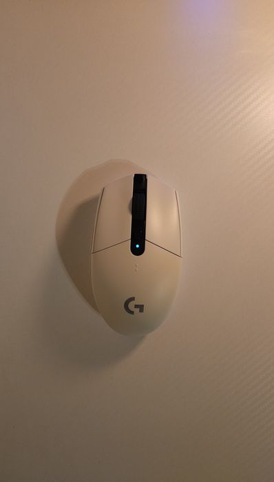 Logitech G305 Lightspeed Wireless -- White