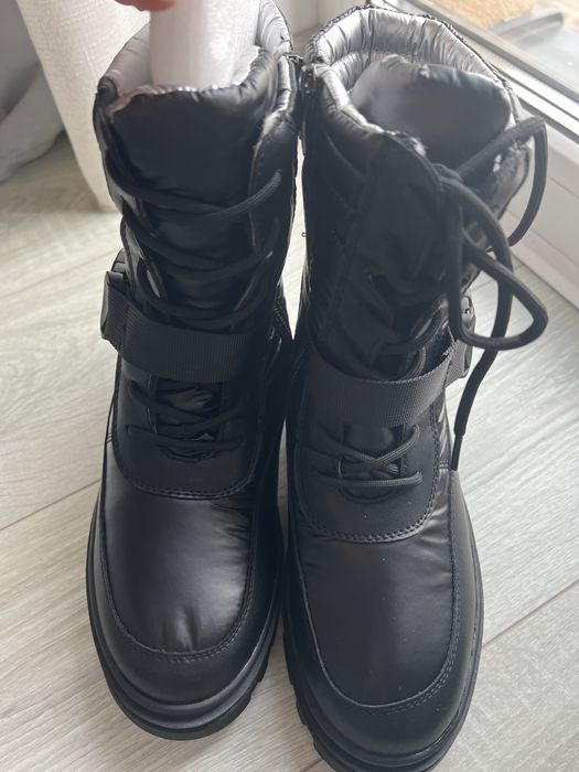 Ghete NOI marimea 37