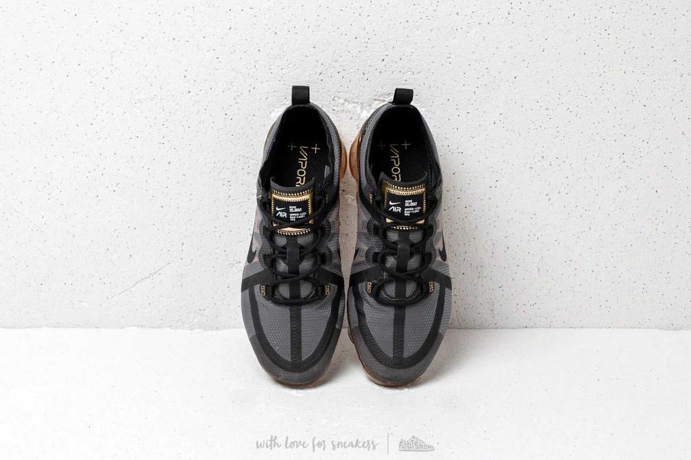 Nike Air VaporMax 2019 Black Metallic Gold