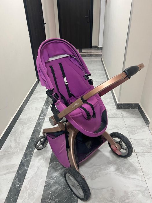 Продаётся коляска. 2 в 1. Состояние среднее. Очень удобна для катания.