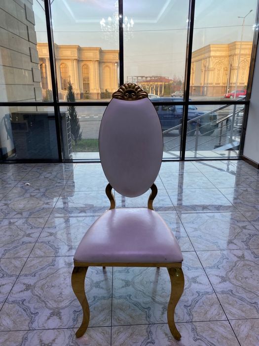 Люстра, стулья,столы, стултя большие