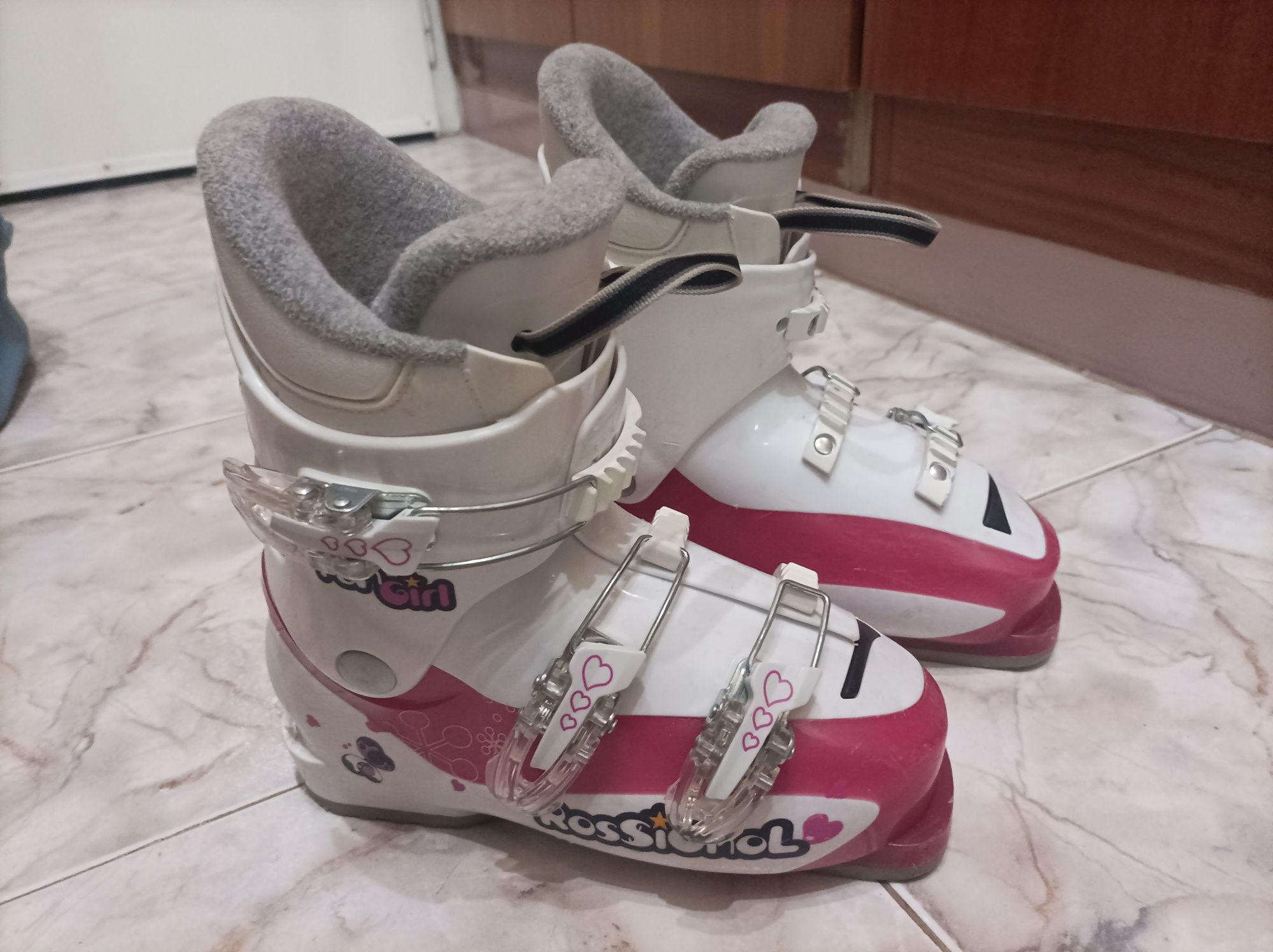 Детски ски и щеки и обувки Росиньол