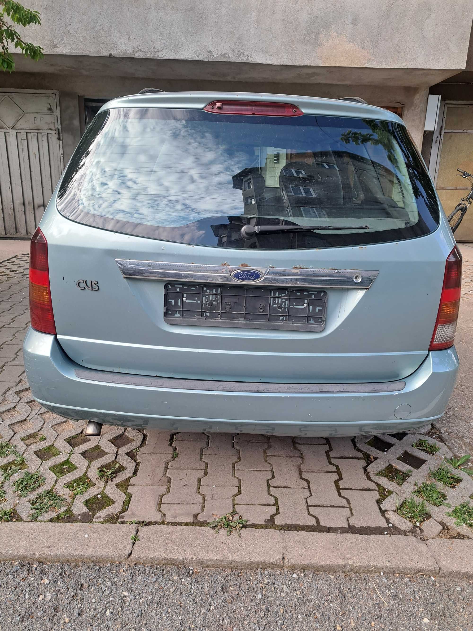 Продавам цяла за части Ford Fokus GHIA 1.8 TDDi 90коня.Колата не пали!