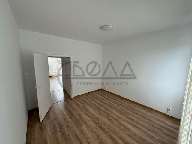 Продава се Двустаен апартамент в София, Свобода - 60 кв.м за 1817 €/кв.м - Снимка #2